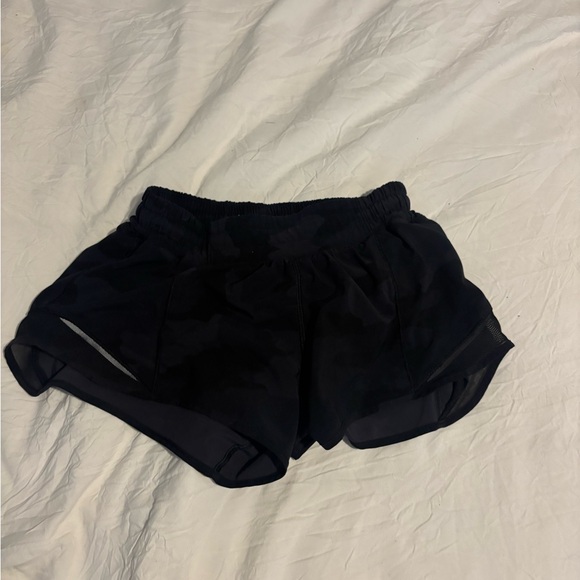 Hotty Hot 2.5in low rise shorts - Picture 2 of 3